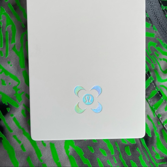 NWT Lululemon SeaWheeze Reflective Euphoria Tracker Shorts Size 18 - Picture 6 of 7